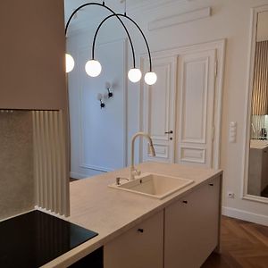 Studio Appartement met Twee Slaapkamers